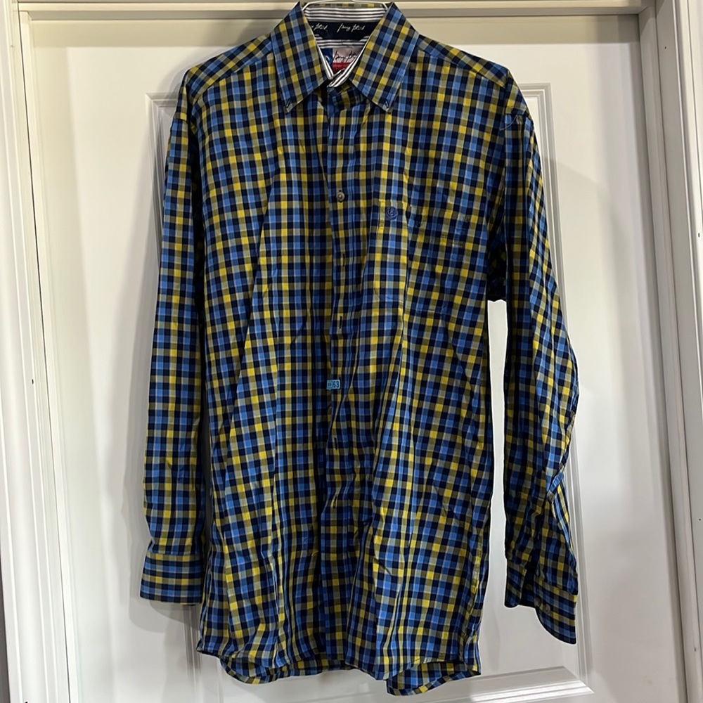 Men’s Wrangler George Strait LT button up shirt.